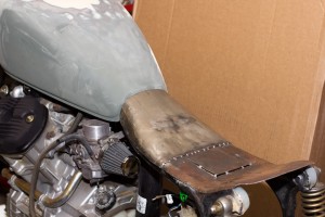 seat pan with new custom fuel tank on Honda CX500 Cafe Racer