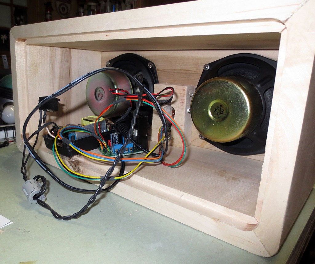 Maple desktop powered speaker system - insides
